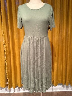 Casual Sage Green Short Sleeve Midi Dress